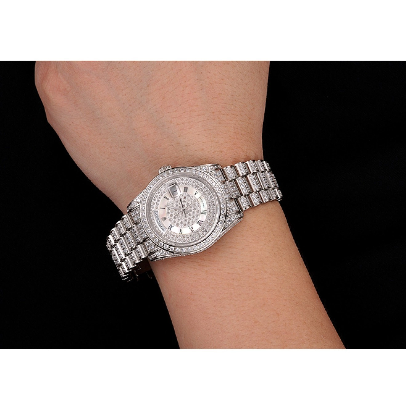 Aaa replica watch Dial Diamond Case Day-Date Diamond Rolex Pave 1453950 Bracelet Diamond Swiss 0518